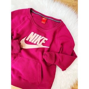 nike • scoop neck pullover sweater